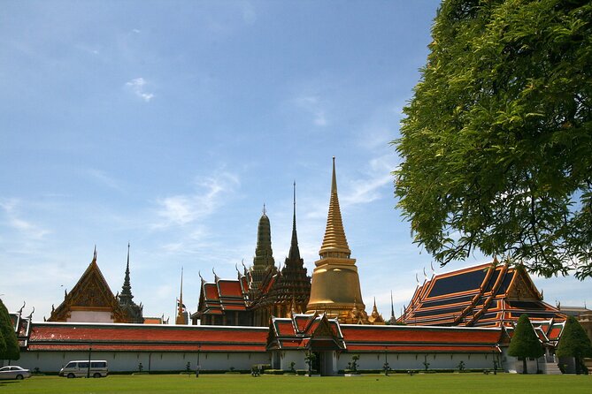 Private Half-Day Bangkok City Tour with The Grand Palace - A quick look at the Amulet Market