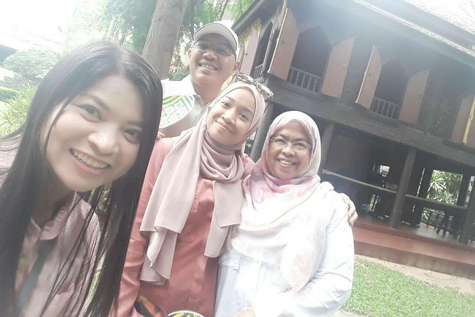 Private Heritage Tour of Jim Thompson House and Bangkok Temples - The Suan Pakkad Palace question needs attention