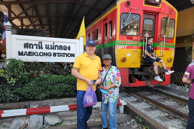 Private Maeklong Railway Market and Amphawa Day Tour from Bangkok - Why the private vehicle changes the day