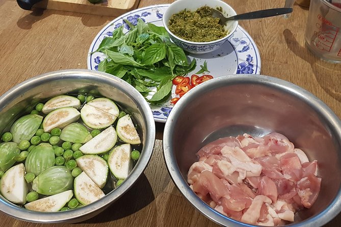 Private Thai Home Cooking Lesson (since 2004) - A Bangkok cooking class built around your meal