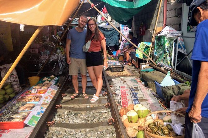 Private Tour: Amphawa Floating Market & Maeklong Railway Market - Eating your way through Amphawa Floating Market