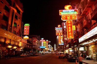Private Tour : Bangkok Night Tour and Street food By Tuk Tuk and Boat