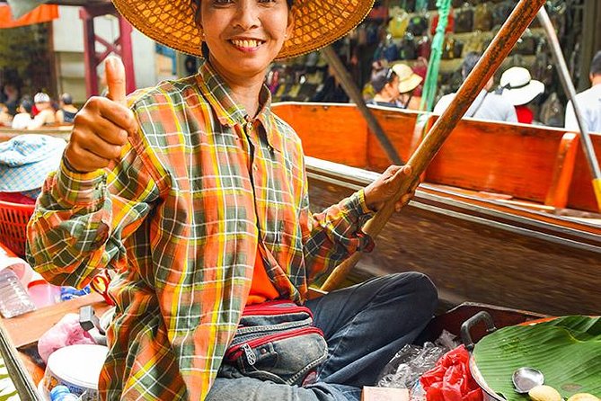Private Tour: Floating Markets of Damnoen Saduak Cruise Day Trip from Bangkok - How private guiding changes the experience