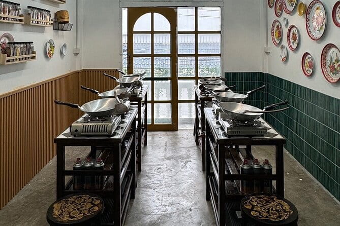 Private Tour: Grand Palace,Wat Phra Kaew, Museum&Cooking Class - A full Bangkok day built around food and royalty