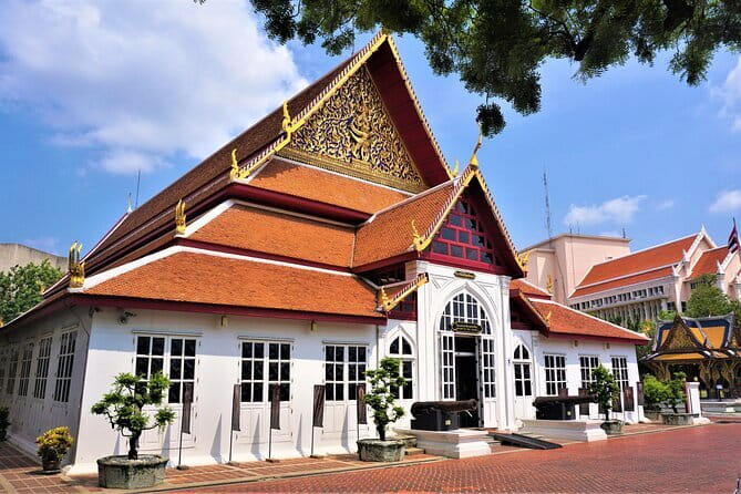Private Tour: Grand Palace,Wat Phra Kaew, Museum&Cooking Class - Reading Thailand’s past at the National Museum