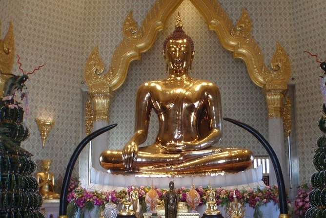 Private Tour: The Best of Bangkok Temples - Half Day - Crossing Chinatown to Wat Traimit