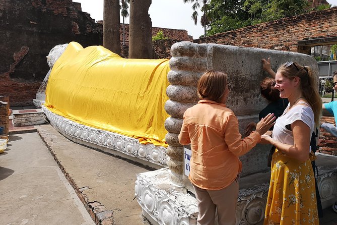 Private tour to Ayutthaya and Lopburi Monkey Temple (from Bangkok) - Lunch before the Lopburi drive