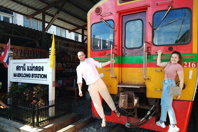 Private tour to Floating & Railway markets (multi-lang: EN ZH ES IT FR DE) - Is $127.49 a fair price?