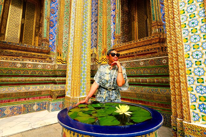 Private Tour to Grand Palace of Bangkok, Pho and Arun Temple - Entering the Grand Palace and Wat Phra Kaew