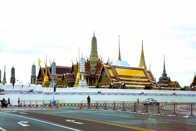 Private Tour to Grand Palace, Pho Temple and Arun Temple - Wat Arun beside the Chao Phraya
