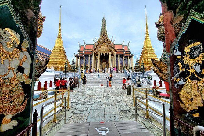 Private Tour to Grand Palace, Pho Temple and Arun Temple - Wat Phra Kaew and the Emerald Buddha