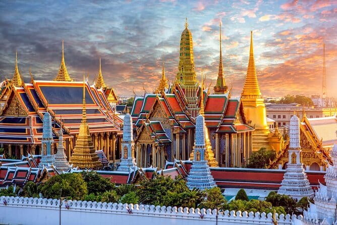 Private Tour to Maeklong Train Market and Floating Market - Who should book this private market day