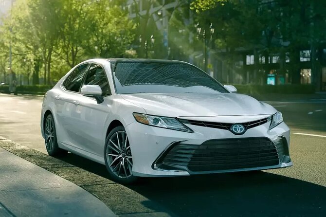 Private Transfer from Bangkok Airport/City to Hua Hin - Choosing between a sedan, Camry, and SUV