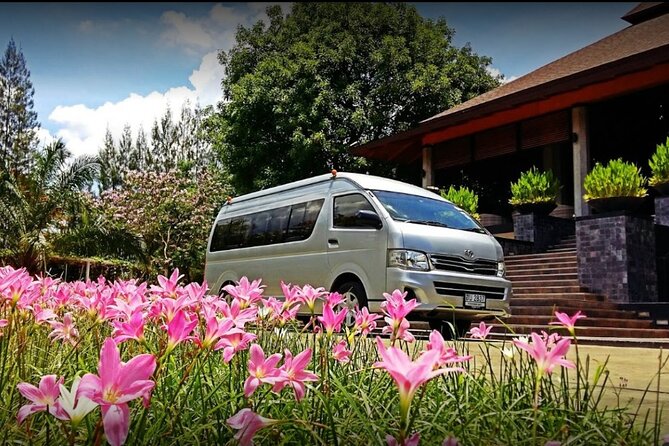 Private Transfer from Hotel to Bangkok Airport incl. tollway - The vehicle, luggage, and ride itself