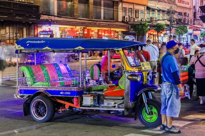 Private Tuktuk Authentic Food Tour (Chinatown-Flower Market) - Old Bangkok photo stops