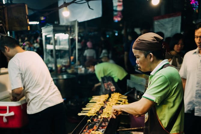 Private Tuktuk Authentic Food Tour (Chinatown-Flower Market) - A rooftop option near the river