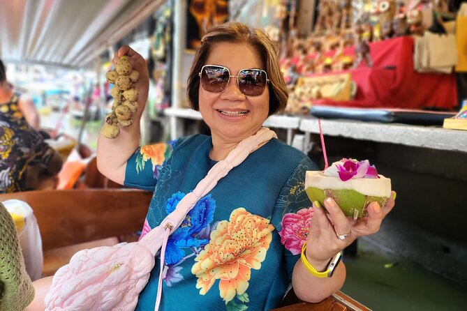 Railway Market, Floating Market and After the Rain Cafe - Why the private vehicle changes the day