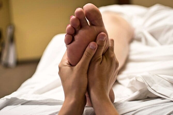 Rest And Relax Massage - Foot Massage in Sukhumvit, Bangkok - Dry massage, ointments, and the reflexology stick