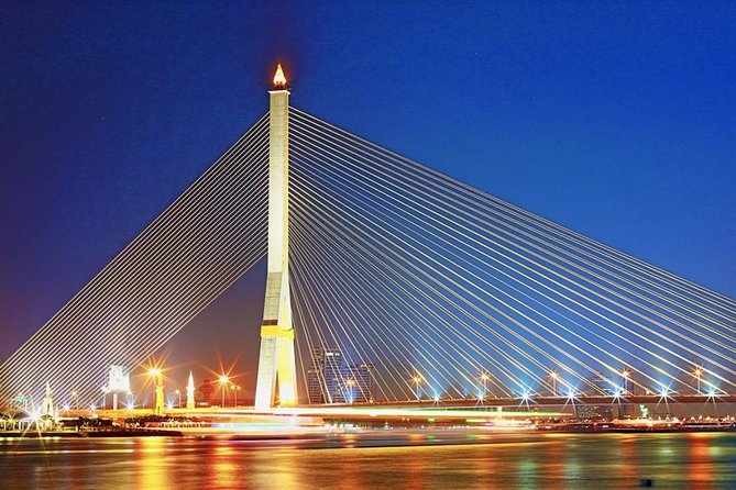 Saffron Luxury Dinner Cruise: A Journey on the River of Kings - Music, service, and the overall mood