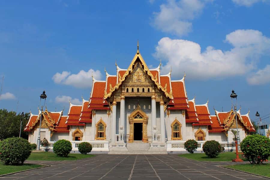 Shared Tour: Wat Pho, Wat Traimit and Wat Benchamabophit - Three Bangkok Temples, Four Hours, and Plenty to See