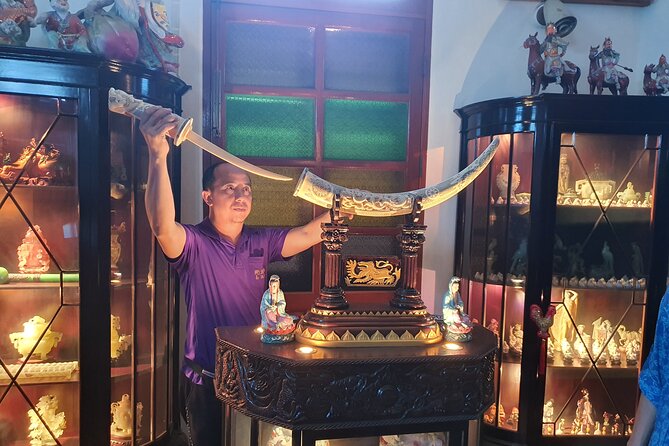 Small-Group: Unseen Bangkok's Chinatown Walking Tour - Sampeng Market and the art of walking slowly