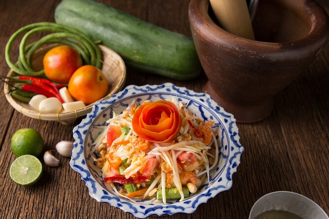 Sompong Thai Cooking School - Your individual station keeps you involved
