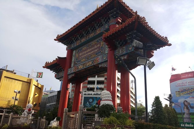 Street Food at China Town - The oyster omelet and Chinese-style comfort food