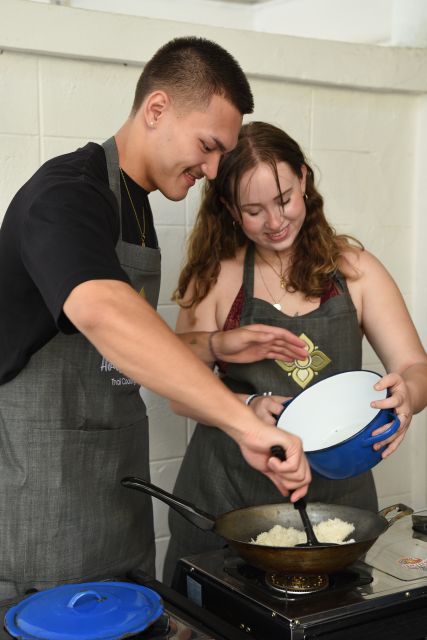 Sukhumvit: Hands-on Thai Cooking Class & Market Tour in BKK - Small details that make the day go better