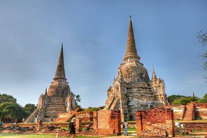 Sunset Sail, Glittering Tempels at Afternoon Ayutthaya Tours - Chao Phrom Market and the included snack box