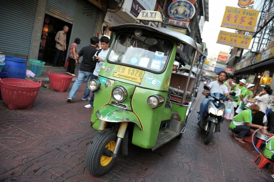 Talat Noi I A Journey Through Art and Culture l Bangkok - Chow Sue Kong Shrine and local worship