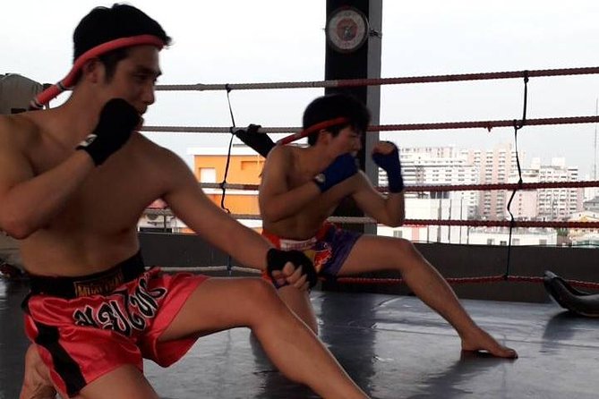 Thai Boxing Lesson, family and Kids Friendly - What happens from arrival to warm-up