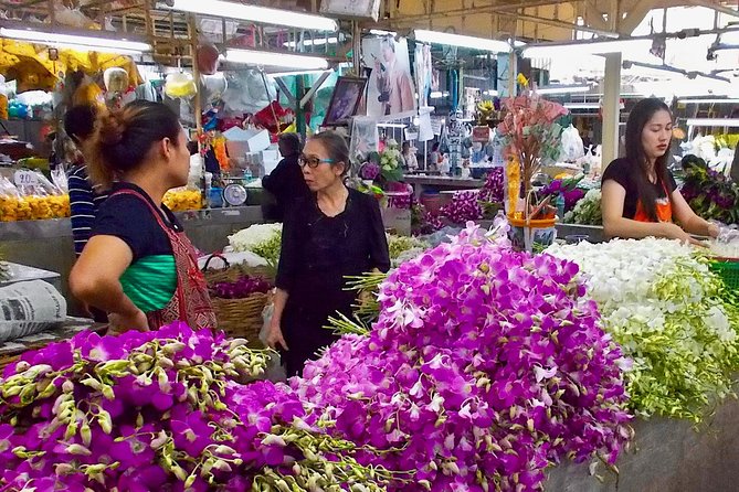Thai Culture and Local Life 4- Hour Bangkok Bike Tour - Pak Khlong flower market and Thai snacks