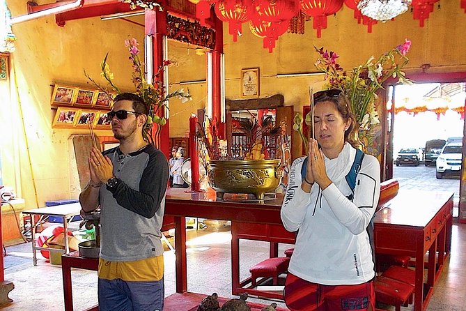 Thai Culture and Local Life 4- Hour Bangkok Bike Tour - Wat Kalayanamitr and the large seated Buddha