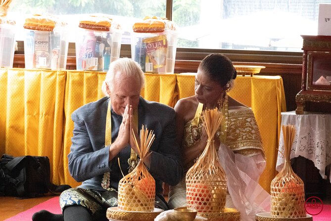 Thai Wedding ceremony (Bangkok) - Arriving at Wat Saket and the Golden Mount