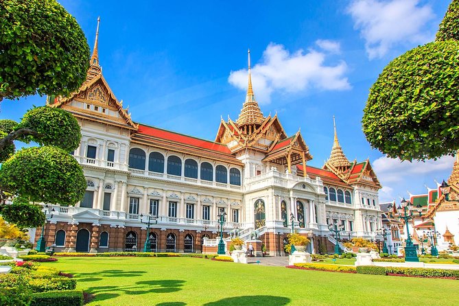 The Grand Palace, Wat Phra Kaew, Wat Pho Tour with Massage option - Guides, language, and the private format