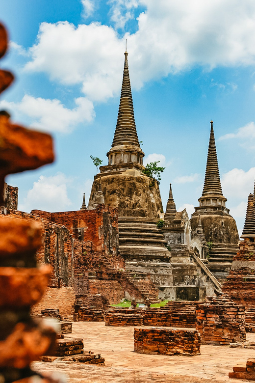The Old Siam: Ayutthaya Temples Small Group Tour with Lunch - What the guides add to the day