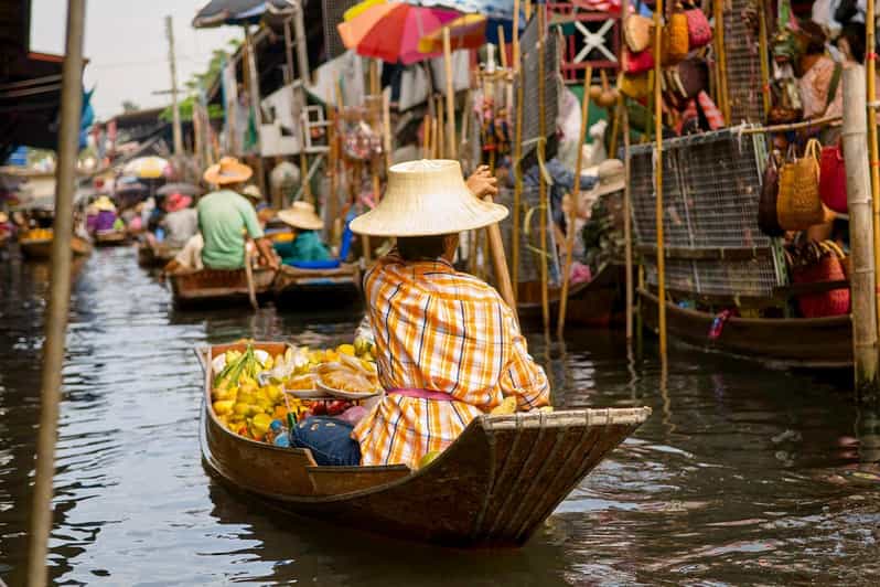The Old Siam: Damnoen Saduak and Maeklong Railway Market - Meeting in Bangkok and getting on the road