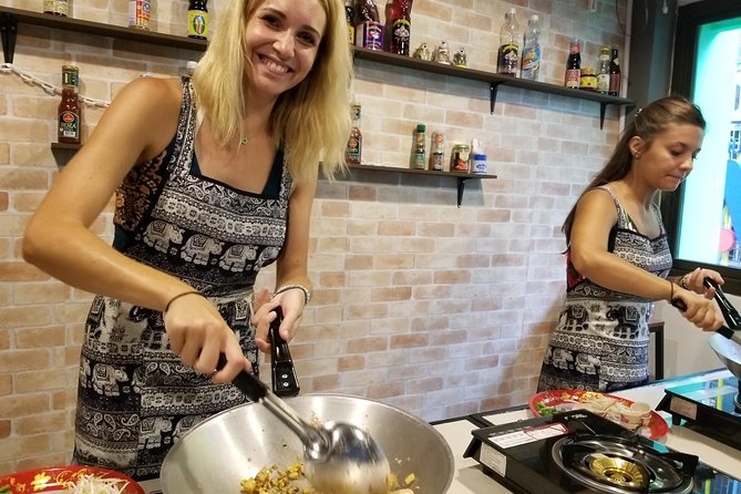 Tingly Thai Cooking Class with Morning Market Tour - Vegetarian, halal, and allergy considerations