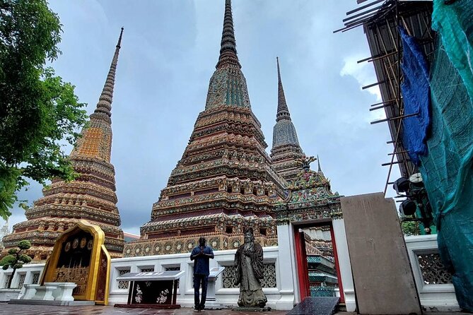 Top 3 Bangkok Temples: Multilingual Private Tour [EN,ES,DE,IT,FR] - Wat Benchamabophit and the clean lines of white Carrara marble