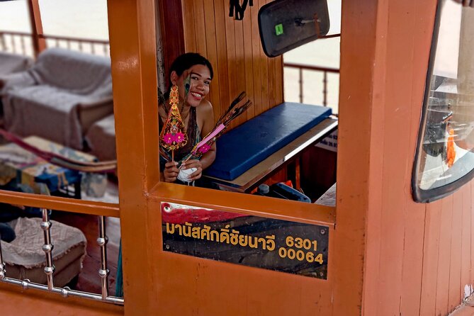 Unique and Scenic Slow Boat Tour from Bangkok to Ayutthaya - Food, music, and the pleasure of not rushing