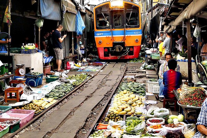 Unique Bangkok Markets: Train Market & Floating Market Adventure - The five-hour schedule and its limits