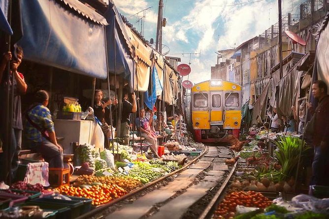 VIP Private Tour Damnoen Saduak+ Amphawa + Mae Klong Railway - Key points to know before you go