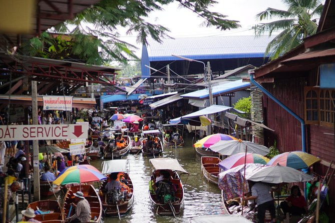 VIP Private Tour Damnoen Saduak+ Amphawa + Mae Klong Railway - Amphawa after dark and the search for fireflies