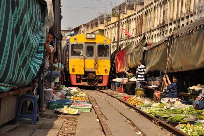 VIP Private Tour Damnoen Saduak+ Amphawa + Mae Klong Railway - What the private vehicle and guide add