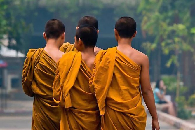 Visit temples in and around Bangkok with a former monk of 10 years - Key points to know before booking