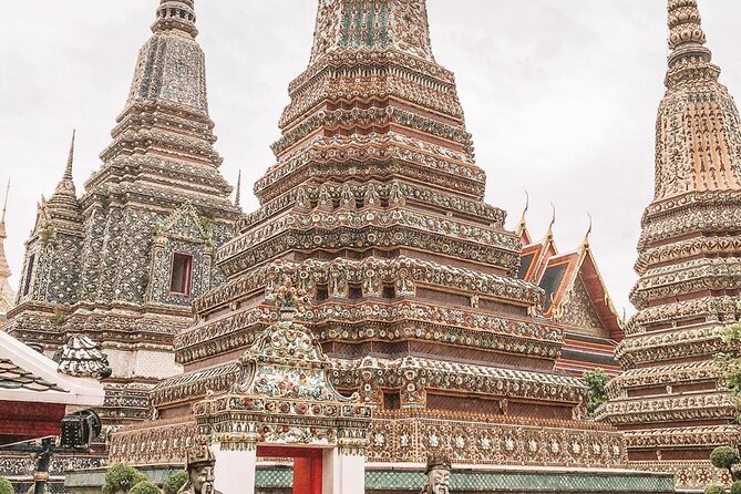 Visit Wat Pho and Wat Arun with Local Expert - Dress correctly before you leave