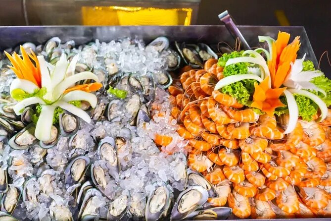 VIVA Alangka River Cruise: Dining & Cabaret Delight - Starting at Asiatique, where the evening can feel hectic