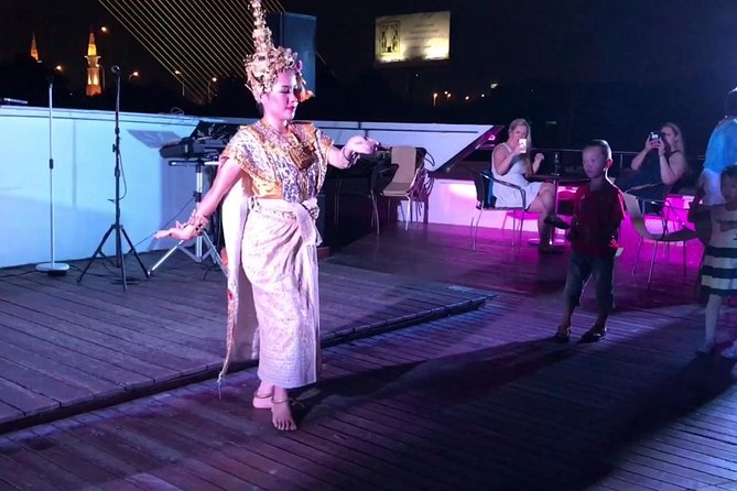 Wonderful Pearl: Bangkok's Dinner Night Cruise - Live music, Thai dance, and a busy evening mood