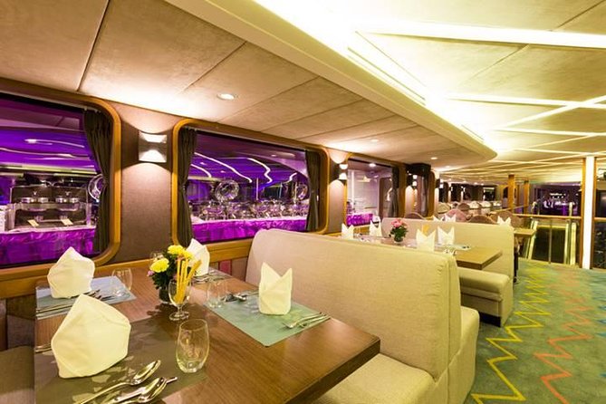 Wonderful Pearl Dinner Cruise - Buffet dinner: broad choice, mixed value