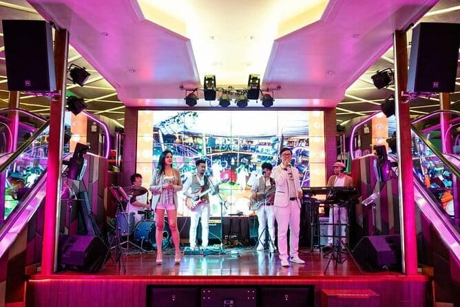 Wonderful Pearl Dinner Cruise in Bangkok - Boarding at River City Bangkok Pier 2